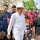 Foto: Gubernur Jawa Barat, H. Dedi Mulyadi, saat mengunjungi lokasi bencana longsor di kawasan Gunung Kuda, Kecamatan Dukupuntang, Kabupaten Cirebon, Sabtu (31/5/2025).
