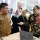 Ketua DPRD Kota Cirebon, Andrie Sulistio, mendorong optimalisasi Mall UKM sebagai pusat promosi dan inovasi produk lokal dalam kegiatan Bangga Buatan Cirebon 2025.