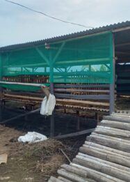 Kondisi kandang kambing milik kelompok ternak di Desa Pantai Sederhana, Kecamatan Muaragembong, Bekasi, yang dibangun dengan dana desa tahun anggaran 2024.