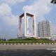 Foto: Tugu The Window di Bundaran Badami, Karawang Barat.