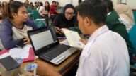 Ilustrasi layanan helpdesk guna membantu peserta Sistem Penerimaan Murid Baru (SPMB) Dinas Pendidikan Kabupaten Bogor