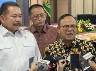 Kejaksaan Agung menandatangani nota kesepahaman (MoU) dengan Dewan Pers sebagai langkah memperkuat sinergi antara penegak hukum dan media dilakukan di kompleks Kejaksaan Agung, Jakarta Selatan, Selasa (15/7/2025),.
