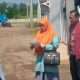 Mereka jemput bola, panas-panasan di lapangan.Tapi komisi penjualan tak sesuai regulasi.